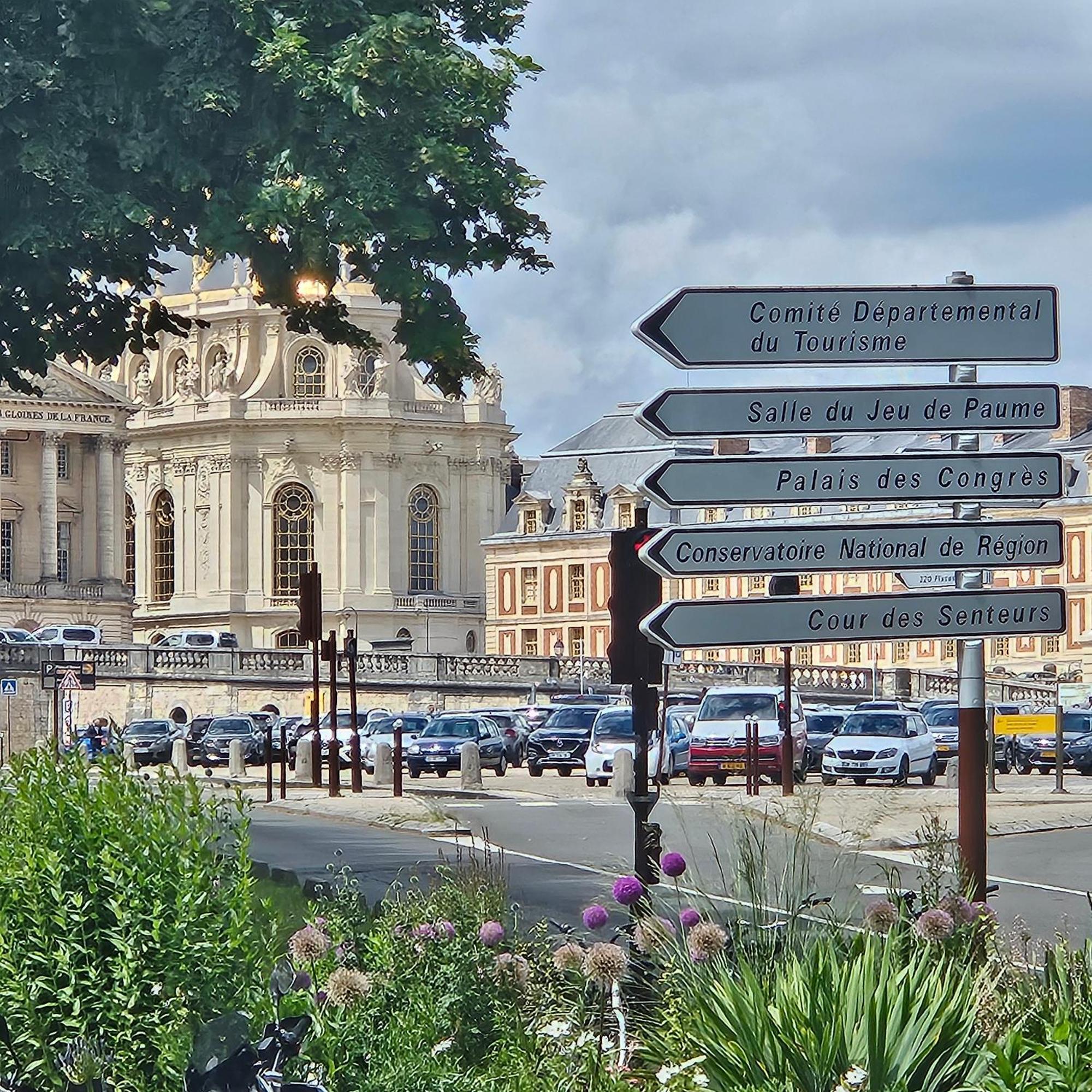 Studette Remilly A Versailles Versalhes Exterior foto